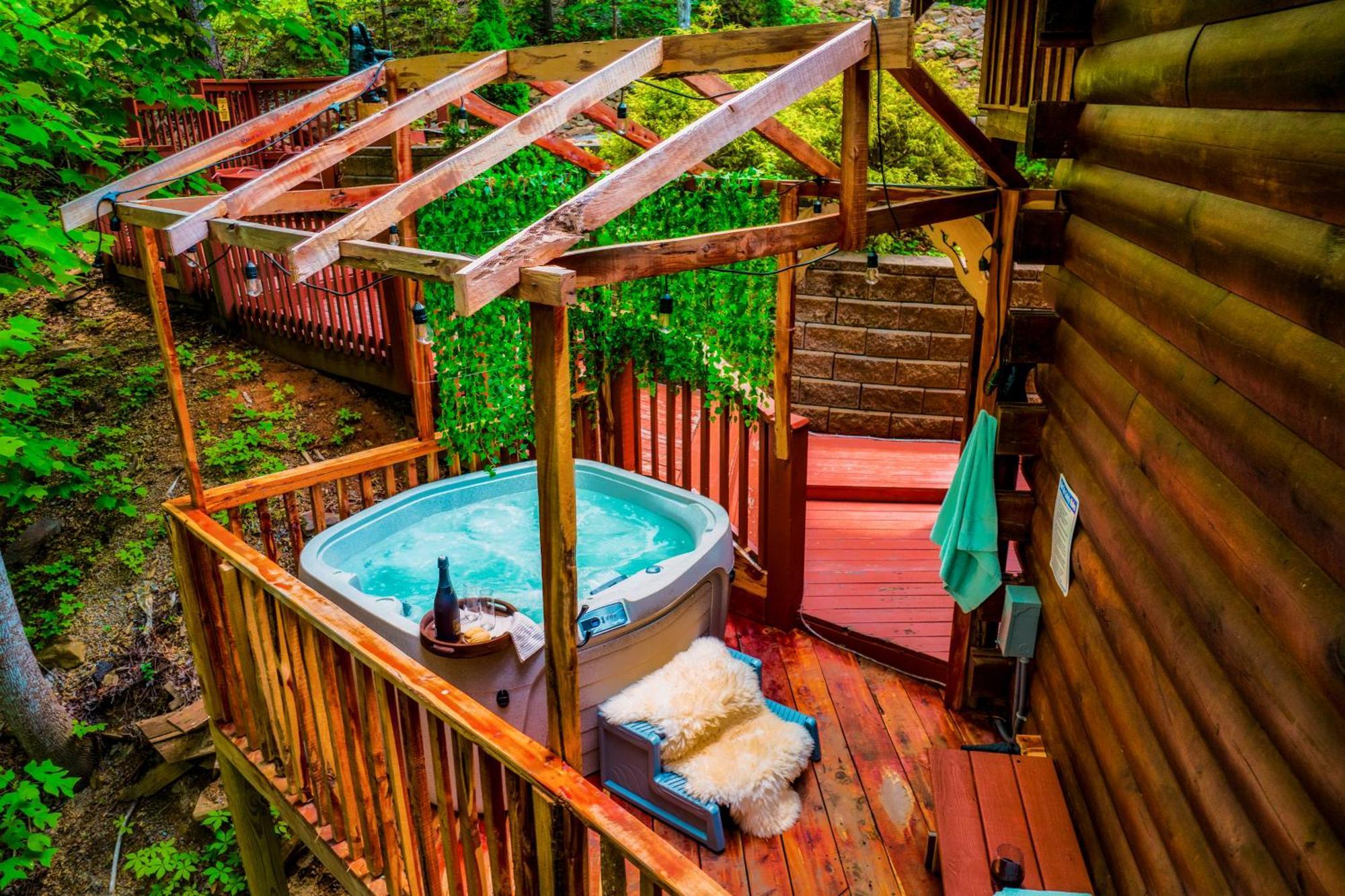 Cabin In A Gated Resort With Seasonal Resort Pool Pigeon Forge Dış mekan fotoğraf