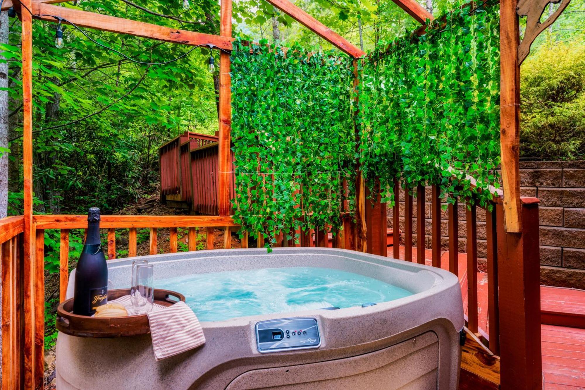 Cabin In A Gated Resort With Seasonal Resort Pool Pigeon Forge Dış mekan fotoğraf